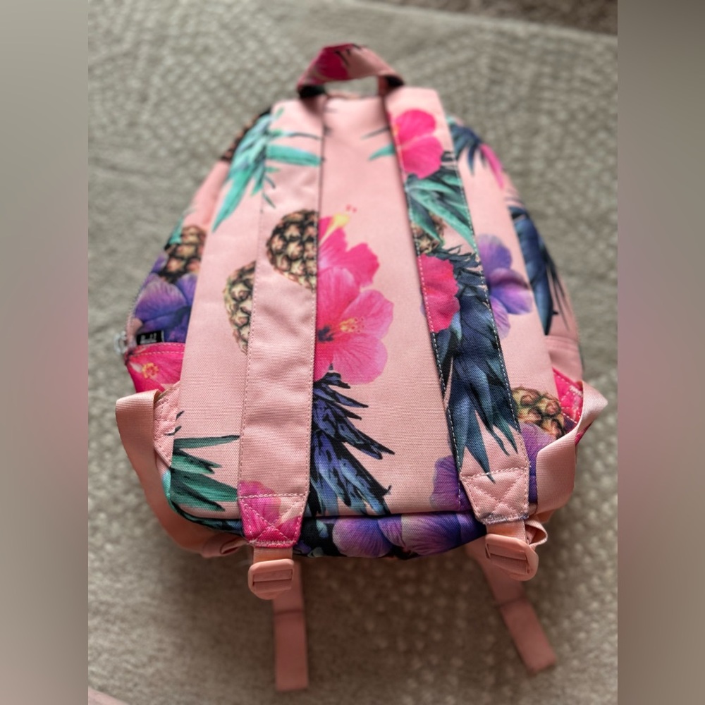 Herschel Medium Sized Backpack - image 4